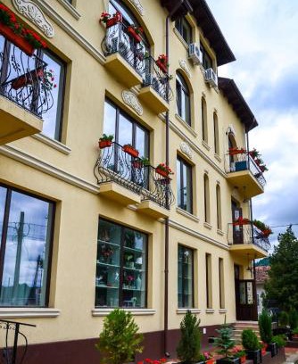 Maneciu Hotel | Hotel Coquette