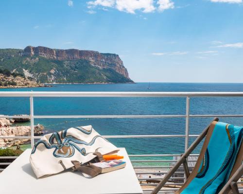 Cassis Hotel | Hotel de La Plage - Mahogany