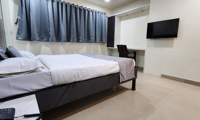 Pune Hotel | Hotel Ellora Park