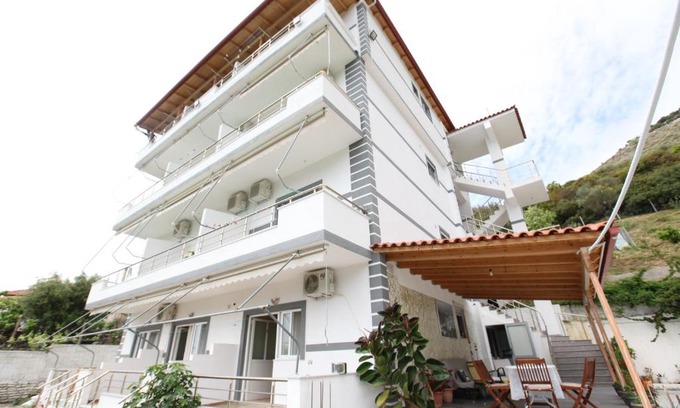 Qazim Pali Apartamento | Hotel Erviliano