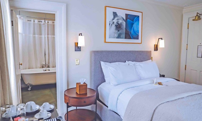 Milford Casa | Hotel Fauchere: Historic Setting, Modern Comforts - Steps from Local Attractions