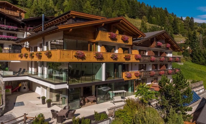 Santa Cristina Val Gardena Hotel | Hotel Garnì Gardena - Appartments