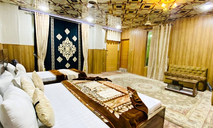 Shangla Hotel | Hotel Holiday Inn