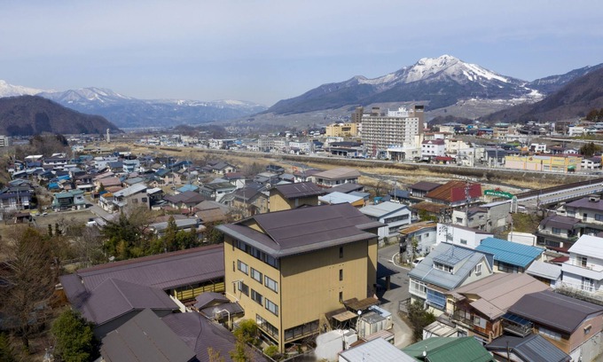 Yudanaka Shibu Onsen Hotel | Hotel Housei