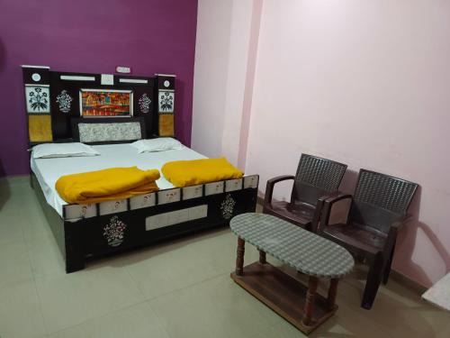 Maihar Apartamento | Hotel jagmani palace restaurant & bar