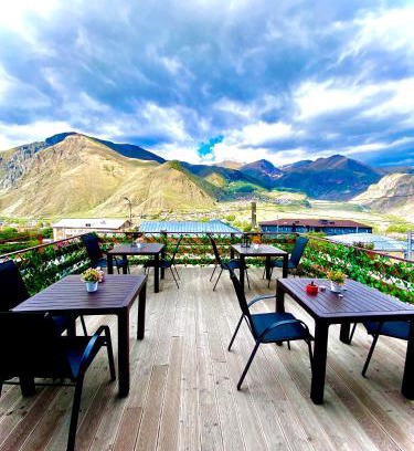 Stepantsminda Hotel | HOTEL KAZBEGI 1963