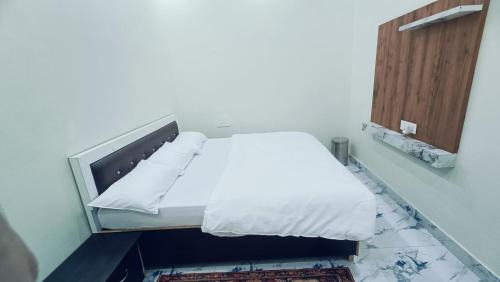 Faizabad Hotel | Hotel Keshav Kunj