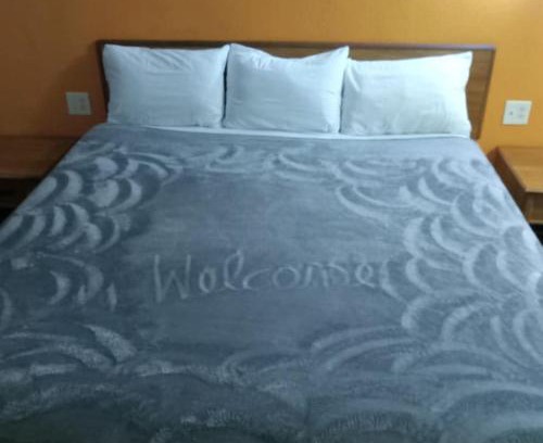 Livingston Apartamento | Hotel King Beds Studio 122 Hot Tub