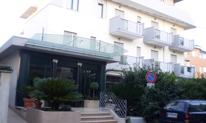 Roseto degli Abruzzi Hotel | Hotel La Perla