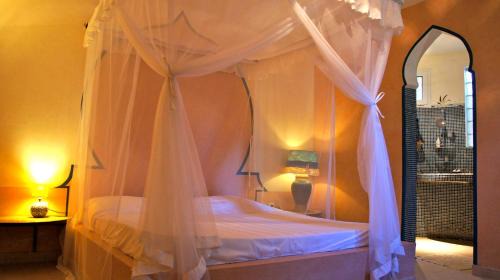 Saly Cama Y Desayuno | HOTEL Le Clos Des Papillons