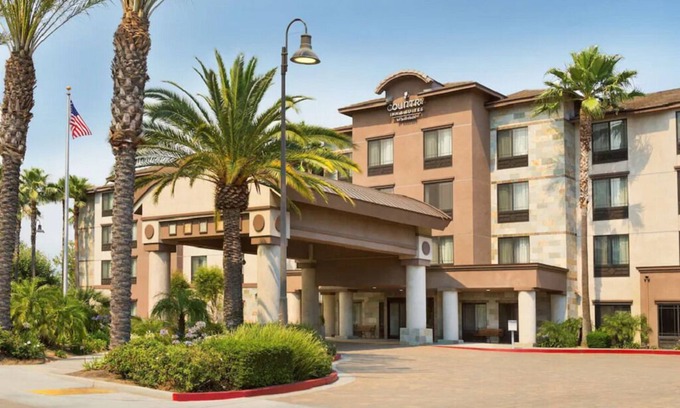 Ontario Cama Y Desayuno | Hotel located close to Ontario Mills, CA , Ontario Convention Center