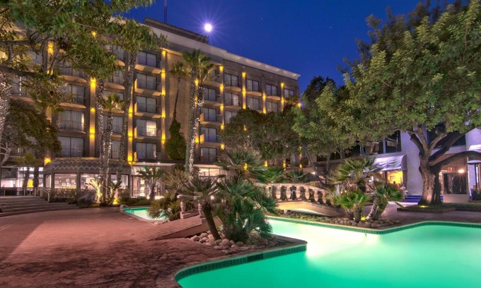 Zona Rio Hotel | Hotel Lucerna Tijuana