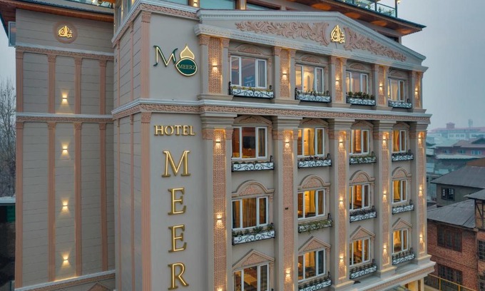 Srinagar Hotel | Hotel Meerz