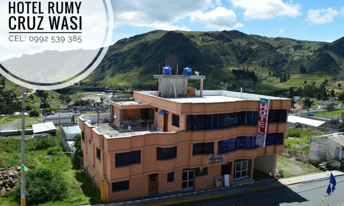 Pujili Hotel | Hotel Mirador Rumy Cruz Wasi