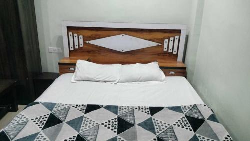 Faizabad Hotel | Hotel O Siya Ji Palace Guest House And Restaurant