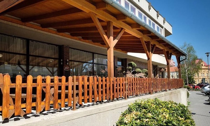 Jaromerice nad Rokytnou Hotel | Hotel Opera