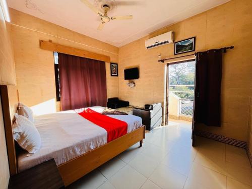 Palampur Hotel | Hotel Raj Golden & Restaurant