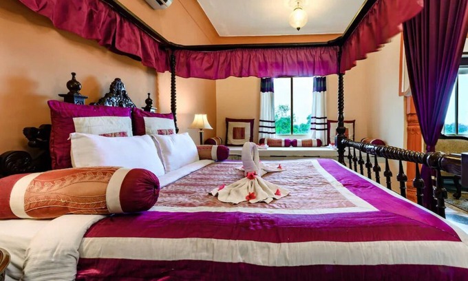 Orchha Hotel | HOTEL RAJ MAHAL THE PALACE