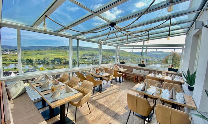 Uerzig Casa | Hotel Restaurant Würzig in Ürzig