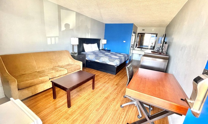 Nashville Hotel | Hotel Room With King Bed