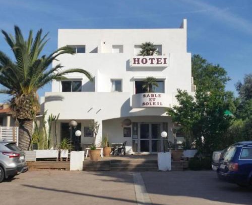 Frejus Plage Hotel | Hotel Sable Et Soleil - Port, Plage & Jacuzzi privé