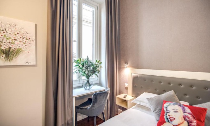 Rione III Colonna Hotel | Hotel San Silvestro