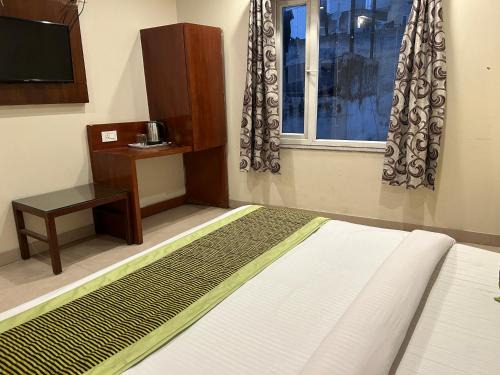 Old Delhi Casa | Hotel Sapphire Dlx 50 Meter From New Delhi Railway Station