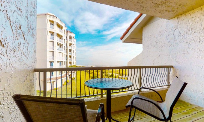 American Beach Apartamento | Hotel Side Condo at Amelia Island Plantation with Balcony, WiFi & Shared Pool