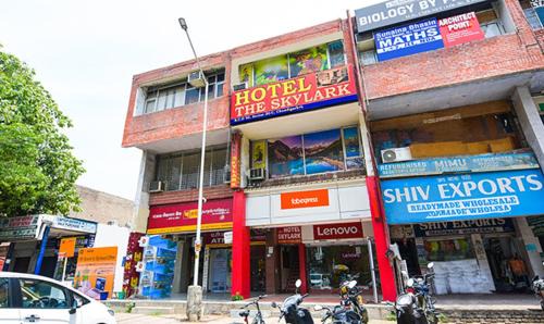 Chandigarh Hotel | Hotel Sky lark New