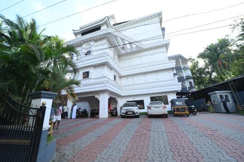 Thalassery Hotel | HOTEL SKY PARK