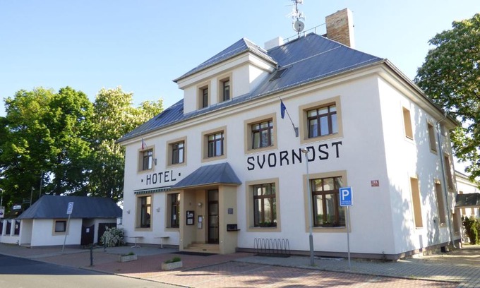 Dolni Pocernice Hotel | Hotel Svornost
