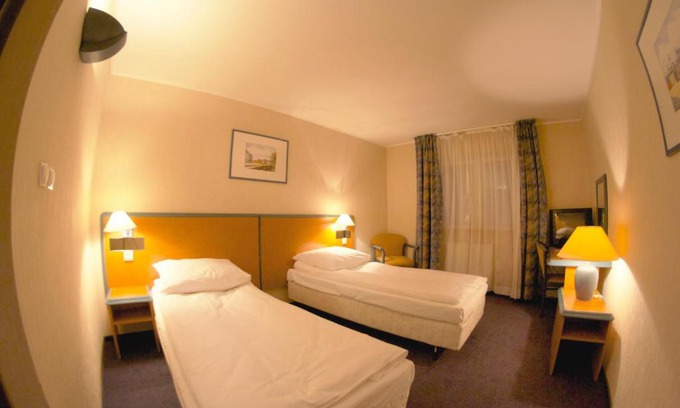 Marki Hotel | Hotel TenisHouse