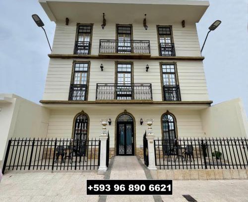 Simon Bolivar Casa | Hotel The Royalty Inn