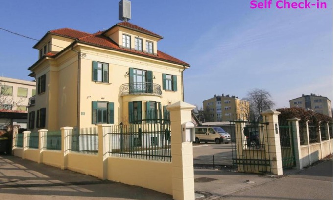 Ljubljana Hotel | Hotel Vila Katrca