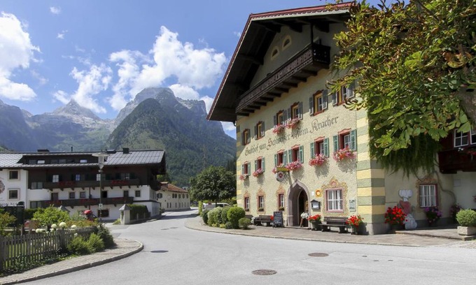 Lofer Hotel | Hotel - Wirts'haus "Zum Schweizer"