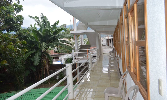 San Pedro La Laguna Hotel | Hotel Xetawaal