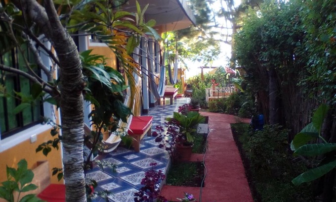 San Pedro La Laguna Hotel | Hotel y Restaurante Playa Linda