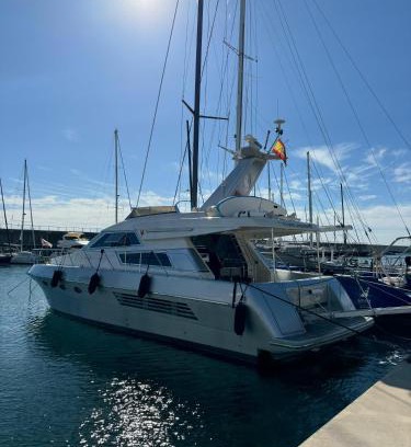 Sant Adria de Besos Alquiler De Eote | Hotel Yacht Sherte
