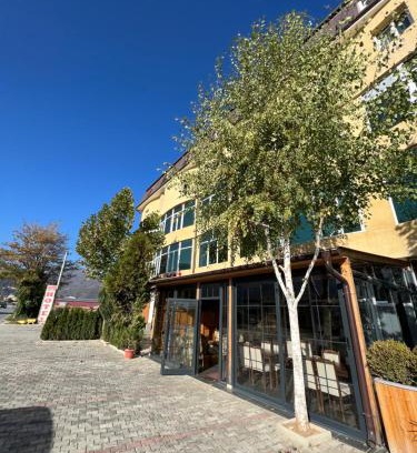 Tetovo Hotel | Hotel Yal Restaurant