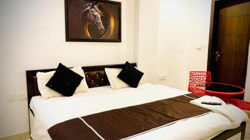 Faridabad Cama Y Desayuno | Hotel Z Heart In Surajkund Faridabad