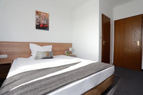 Vallendar Casa | Hotel zwei&vierzig