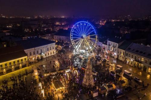Kielce Casa | Hotels-Widok Rynek - Centrum &Parking -fak VAT