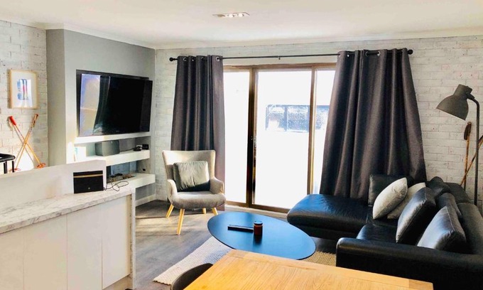 Hotham Heights Apartamento | Hotham 3 Bedroom Apt - 24 Lawlers
