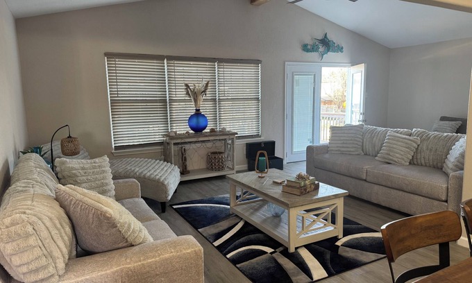 Flour Bluff Casa | Hotrod & TT's Great Adventures, Dog Friendly Canal Waterfront on Laguna Madre