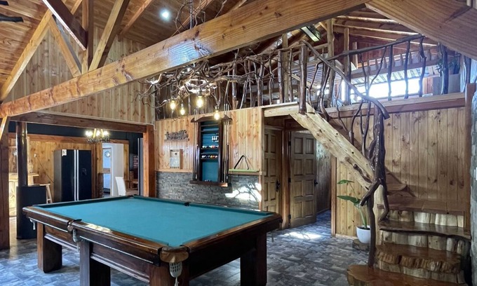 Villarrica Casa | Casa 18 personas, Tinaja, Mesa de pool, Chimenea