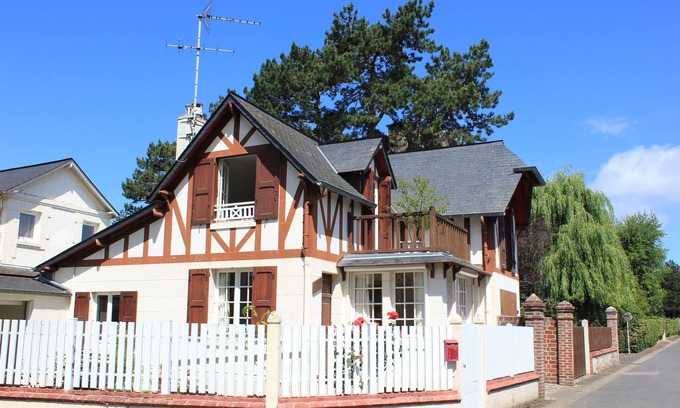 Benerville-sur-Mer Casa | Casa de playa 200m entre la tarjeta y el hipódromo de Deauville, muy bien situado