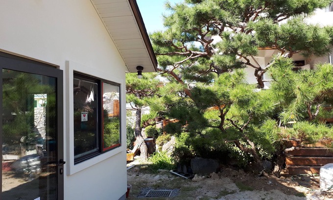 Cheongju Casa | Casa (2do piso solamente) con pinturas, parrilla de barbacoa, jardín
