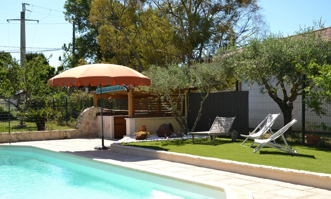 Saint-Martin-de-Crau Casa | Toda la casa (4 + 2 pers) con aire acondicionado en terreno cerrado, opción de piscina posible