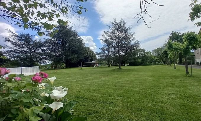 Saint-Gery Casa | House 8 persons, Ferme de Paufy. Ideal for families and nature lovers
