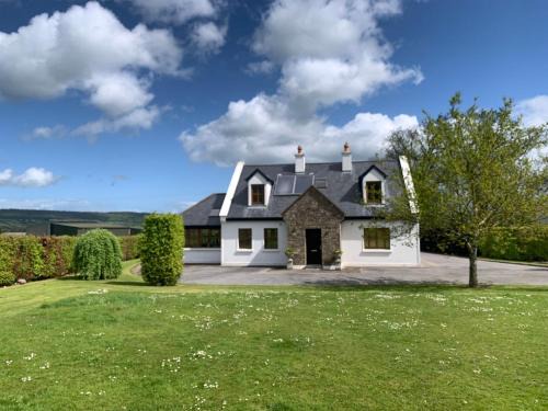 Rossadrehid Casa | House at the foot of The Galtees
